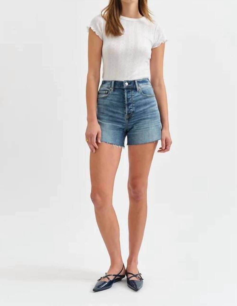 NEW DAZE bottom line high rise short in perfection